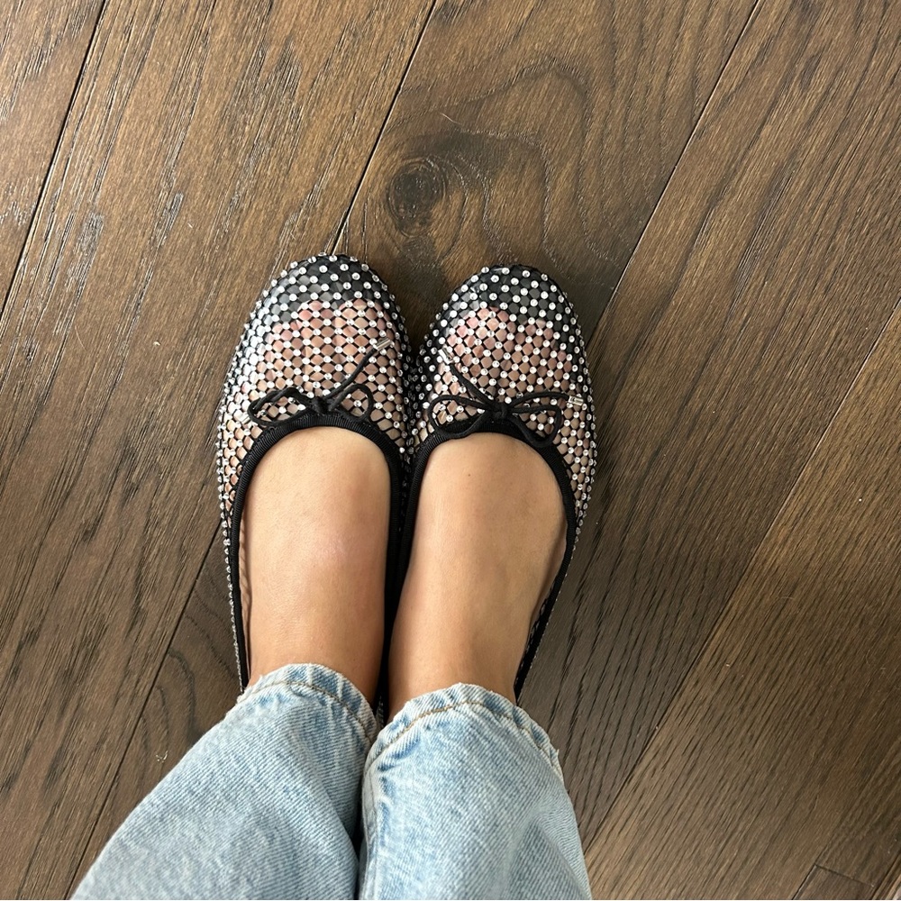 Steve Madden Black and Silver Studded Flats